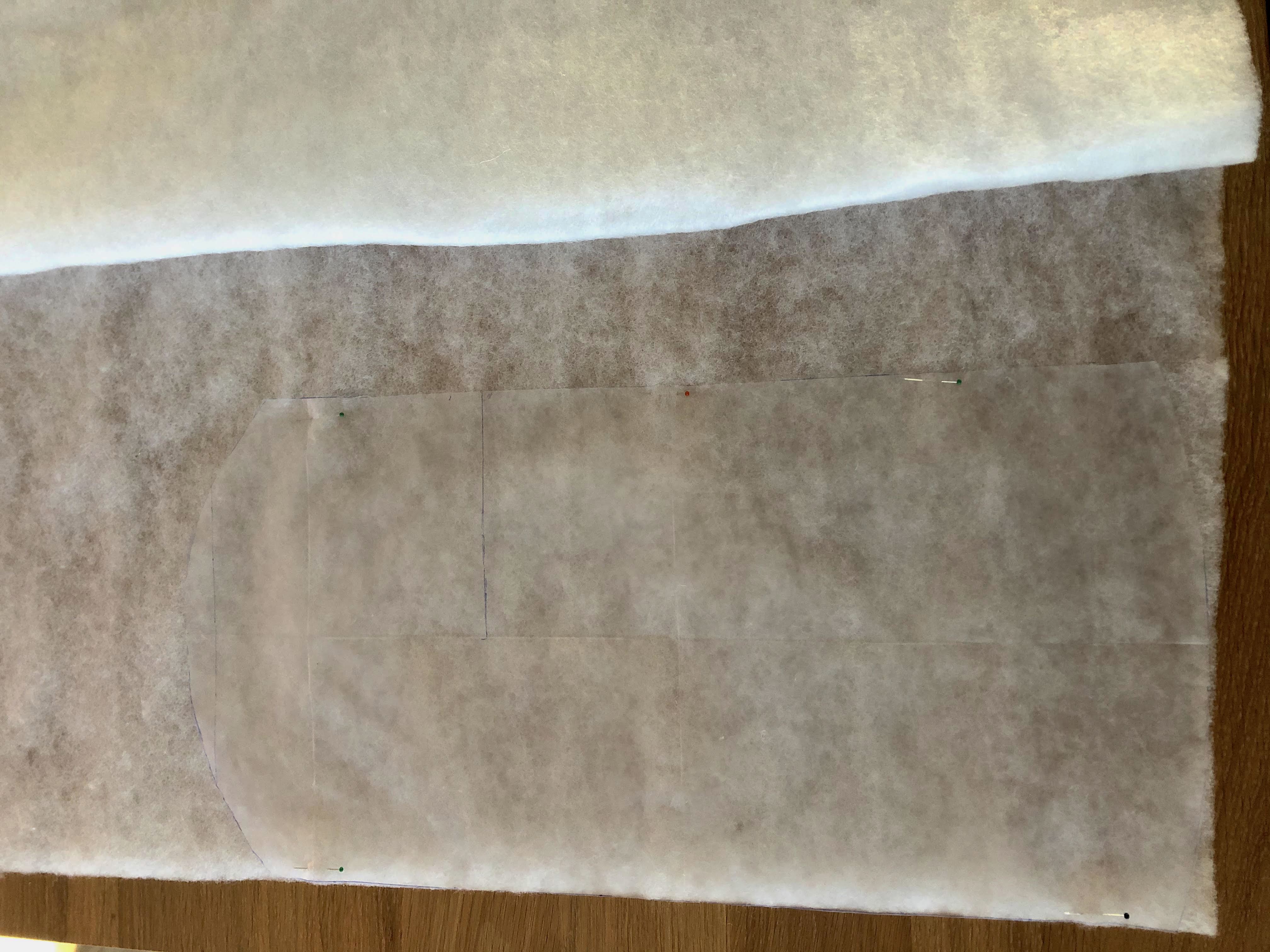 Leg patroon B op de fiberfill en knip uit (5x).